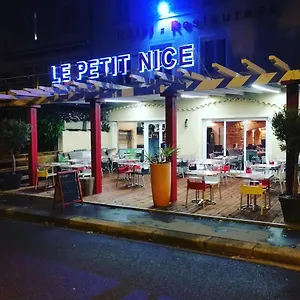 Hotel O Petit